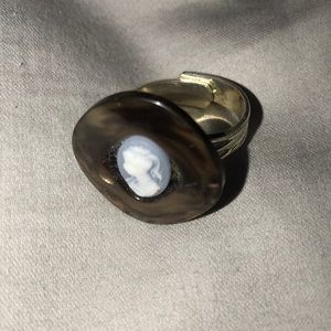 Adjustable button ring